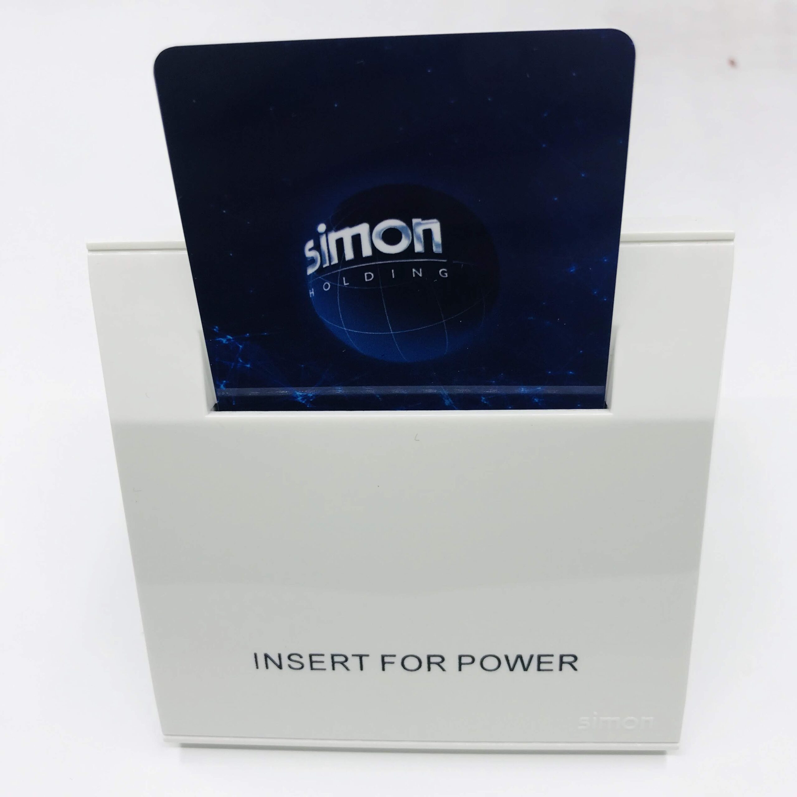 Công tắc thẻ 20A lắp đế chuẩn vuông màu trắng Simon Series E6 72E601