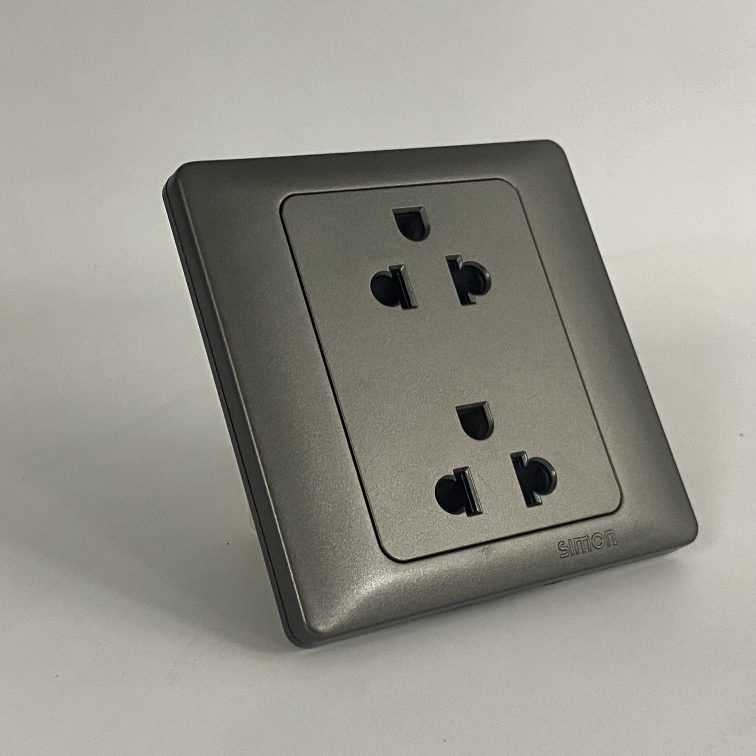 Ổ cắm đôi 3 chấu kiểu Âu Mỹ có tiếp đất 16A màu Xám Simon 50 51087-61